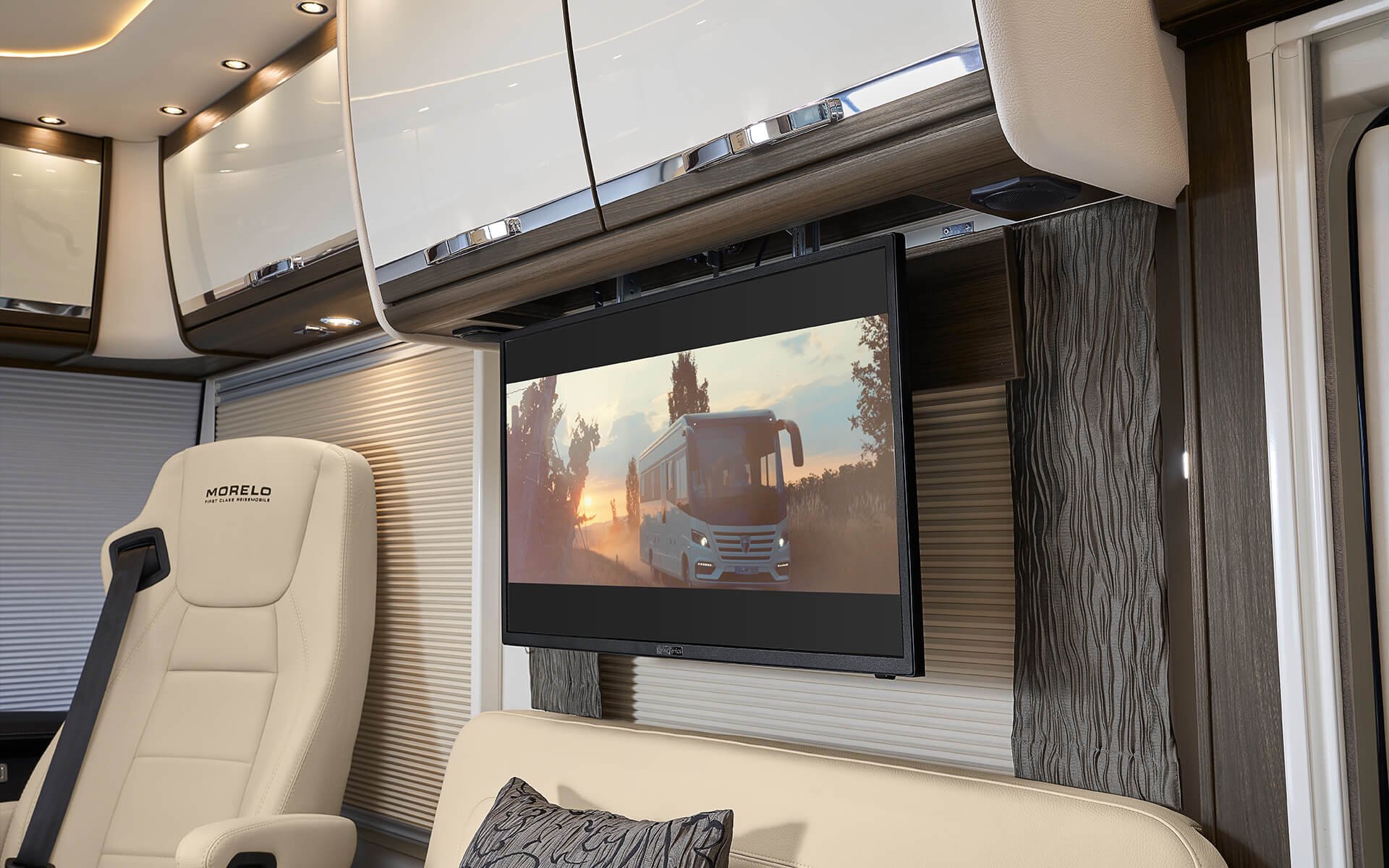 csm_morelo_palace_liner_interieur_wohnraum_fernseher_4fddc05f7f